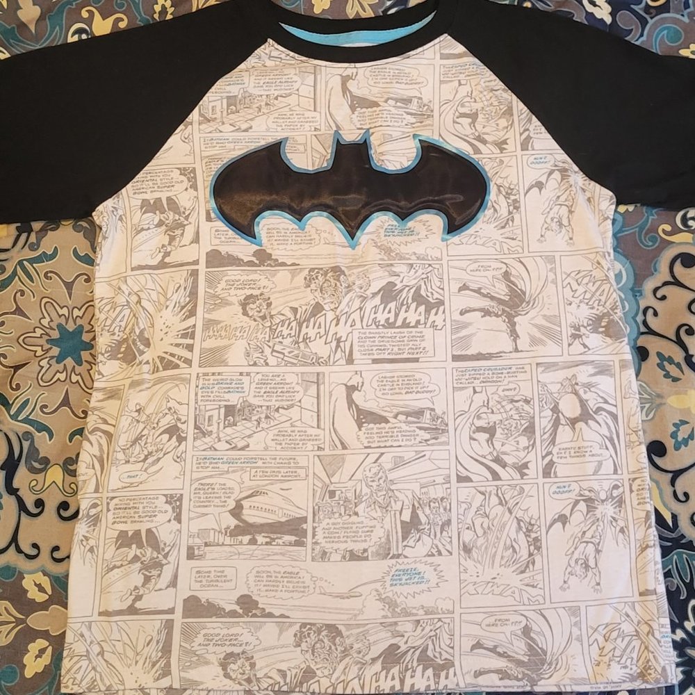 Like NEW! DC Comics Batman T-Shirt Youth Boy's Size Large (10-12)